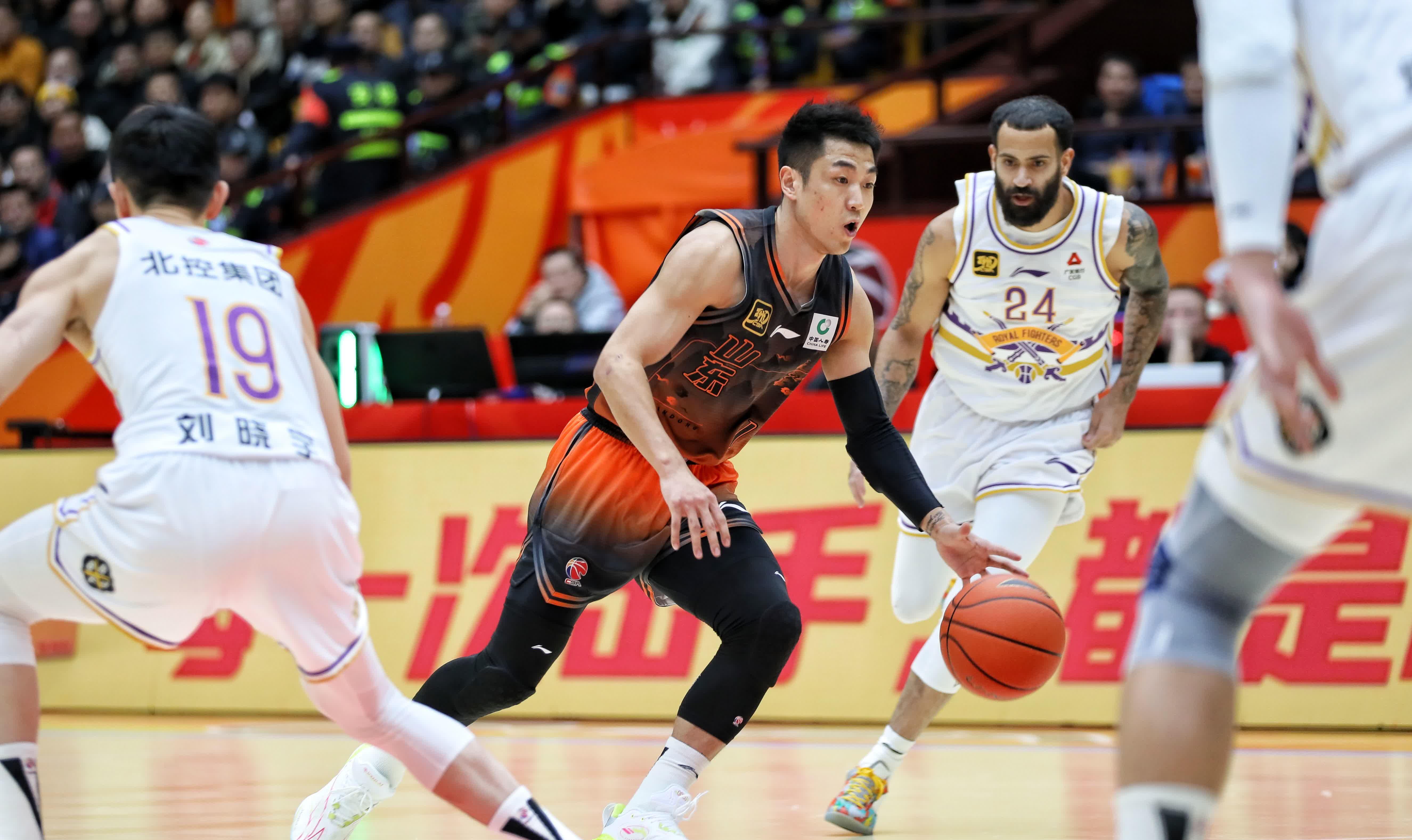 爱游戏官方入口-湖南男篮新赛季突破，成为东部黑马(湖南男篮新赛季突破,成为东部黑马了吗)