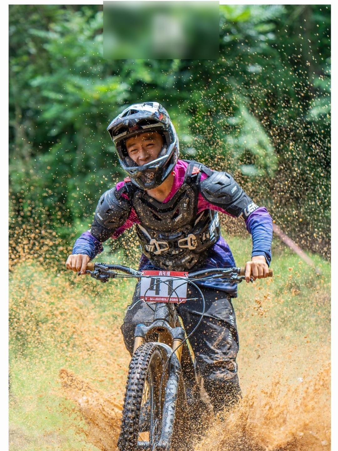 爱游戏登录-自行车男子团体比赛决胜千里,春风得意