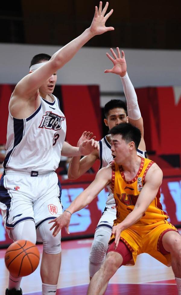 爱游戏官方登录入口-包含北京队在CBA季后赛中打出高光操作,被誉为球迷泪目的词条