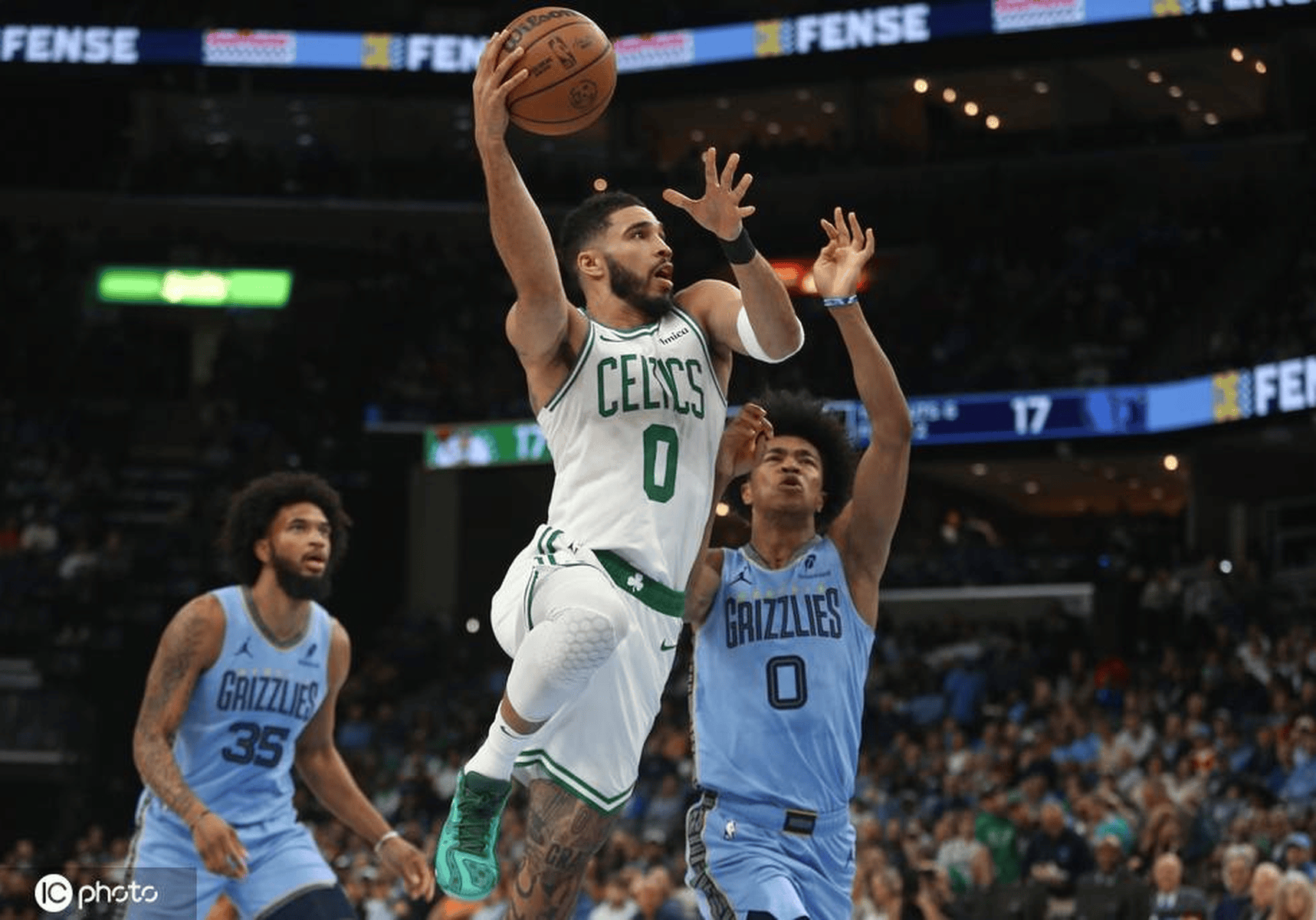 爱游戏官方-绿军主场惨败，塔图姆表示需要更多努力