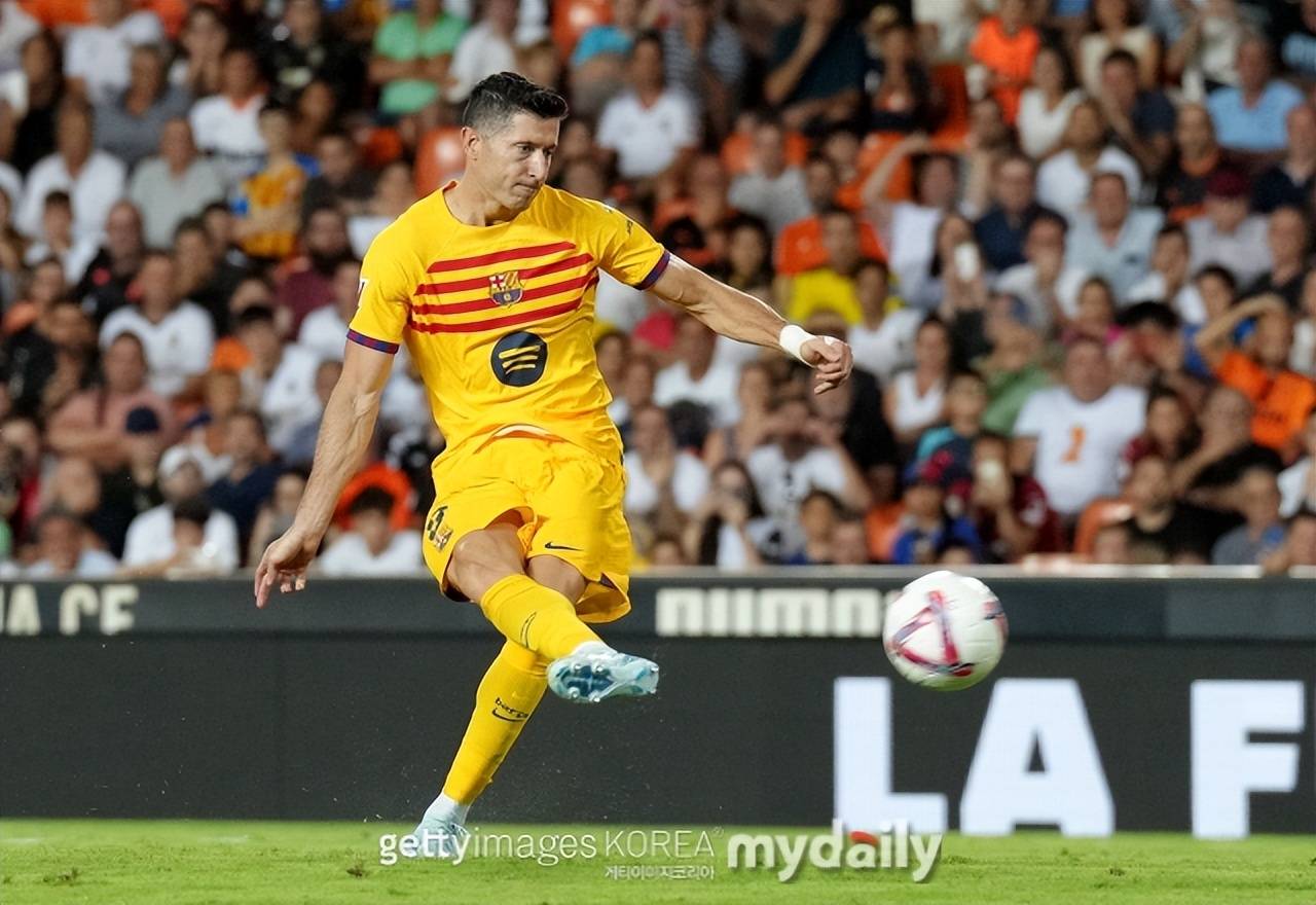 爱游戏新闻-皇马热门前锋入选西班牙国家队