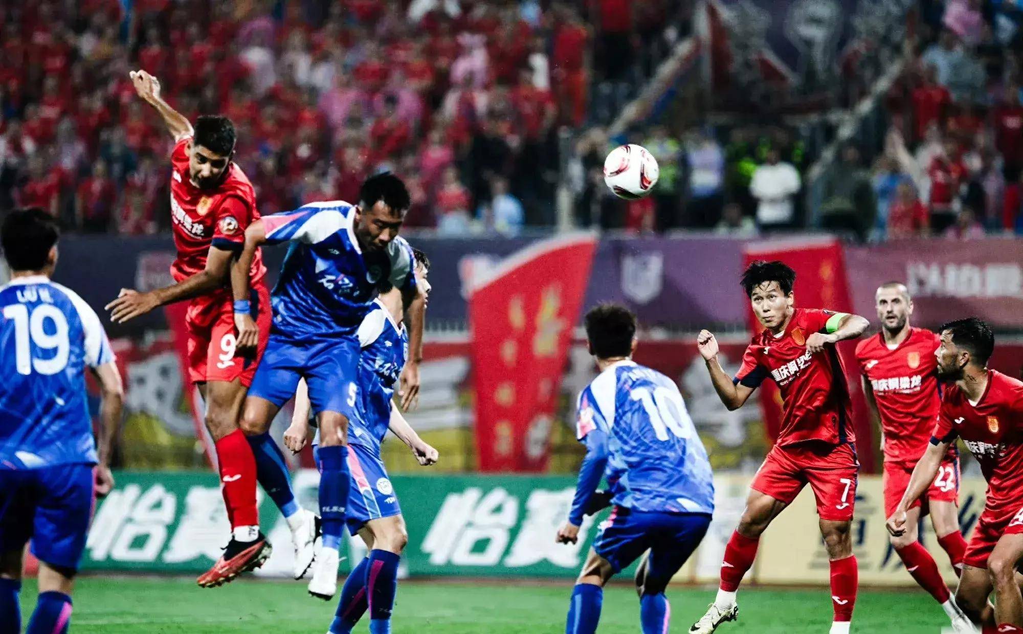 爱游戏官网-莱切斯特城客场逆袭,完美收获胜利的简单介绍