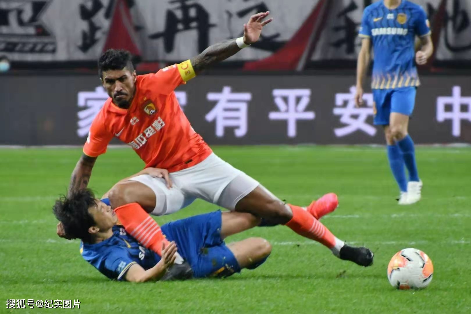 爱游戏网页版登录入口-包含苏宁遭遇三连败,中超前景堪忧的词条