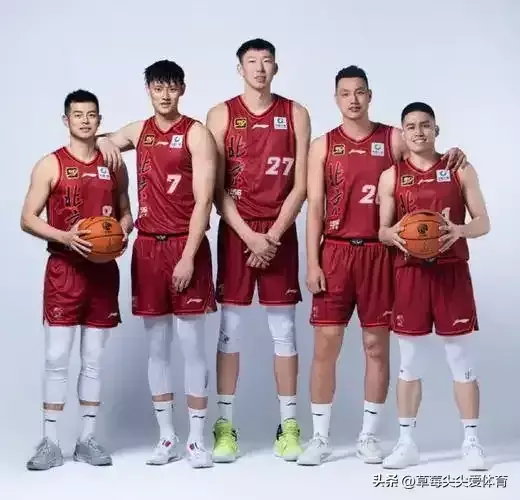 爱游戏新闻-关于联赛冠军争夺白热化,劲旅展开殊死厮杀的信息