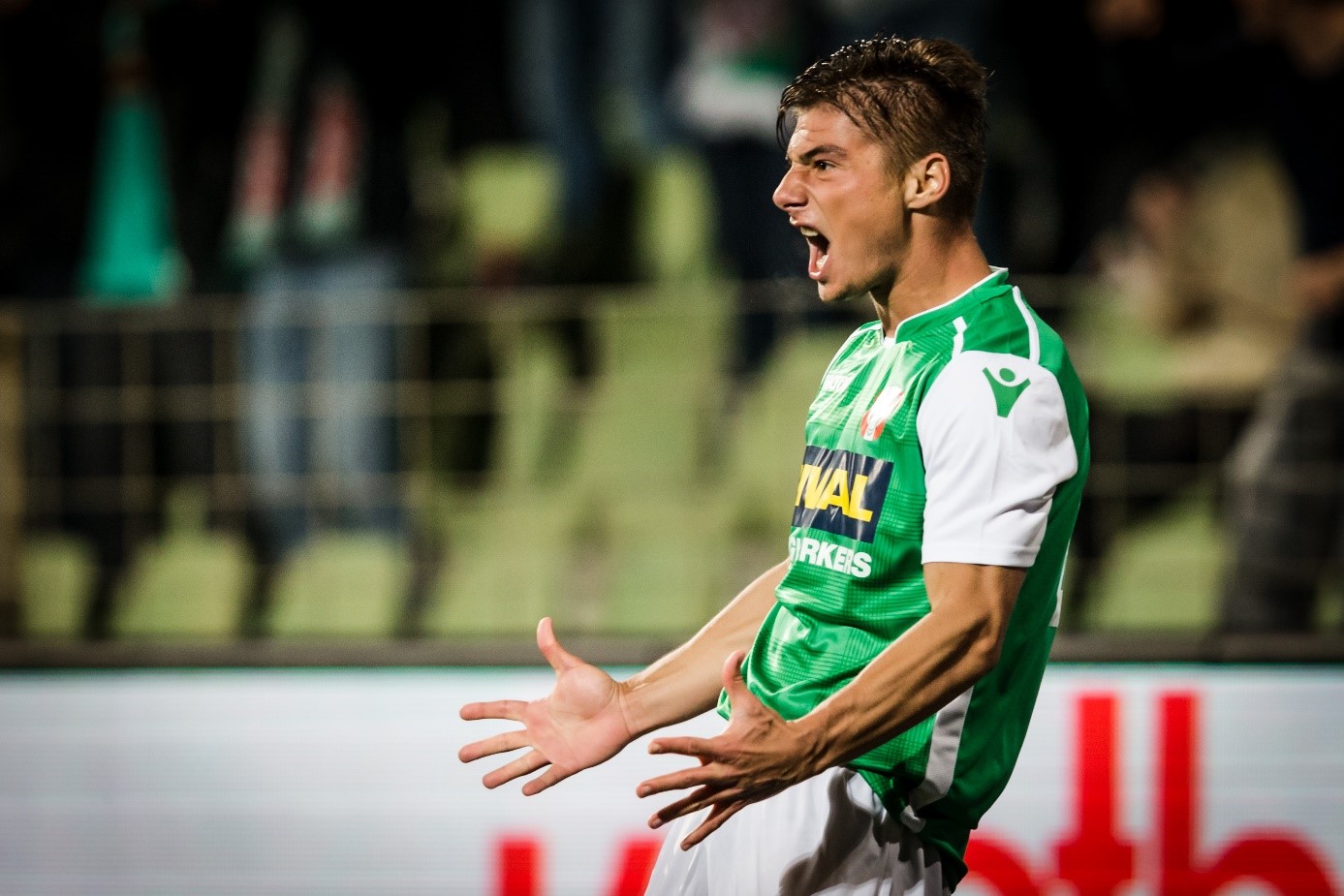 爱游戏新闻-南特主场大胜，连续两轮止颓反弹