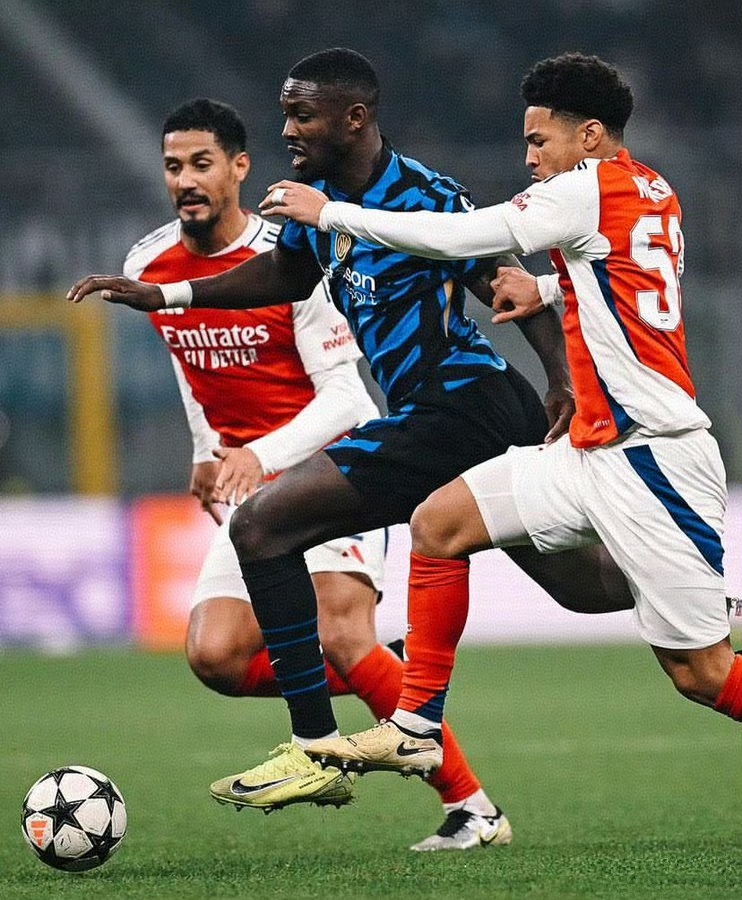 爱游戏官网登录网址-成都谢菲联客场战胜强敌,积分榜领先