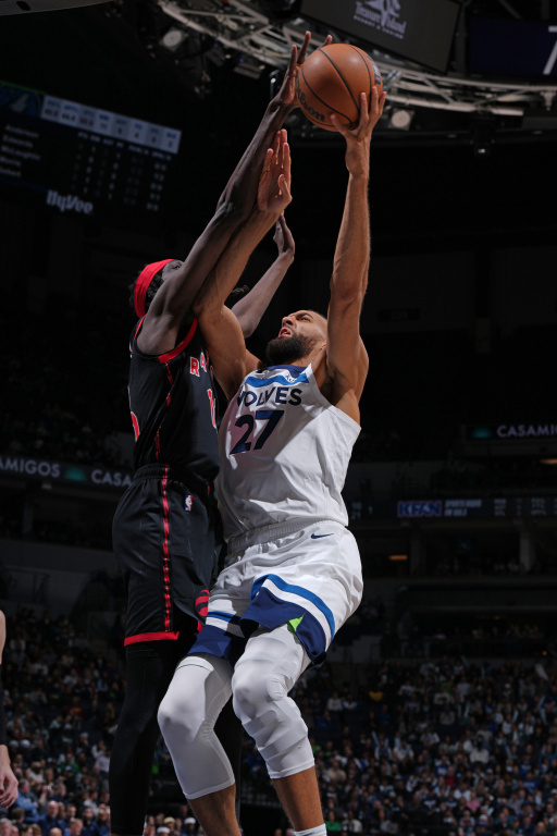 爱游戏vip注册-莫里斯分压哨绝杀，快船主场力克雷霆