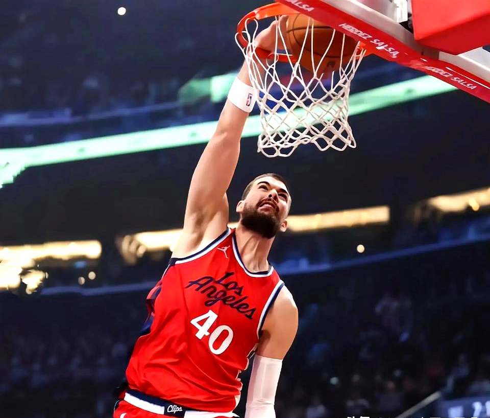 爱游戏vip注册-莫里斯分压哨绝杀，快船主场力克雷霆