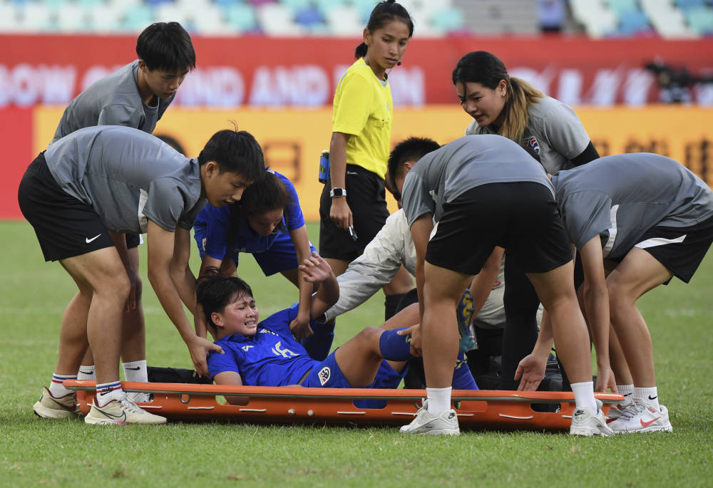 爱游戏平台-朝鲜女足球员获金靴奖:表现出色