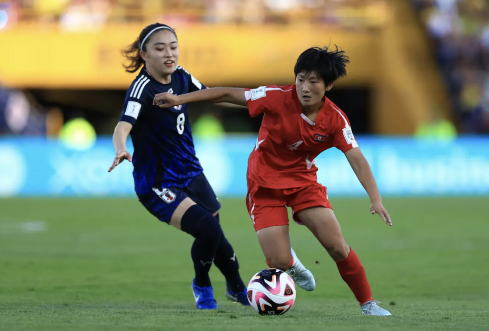 爱游戏平台-朝鲜女足球员获金靴奖:表现出色