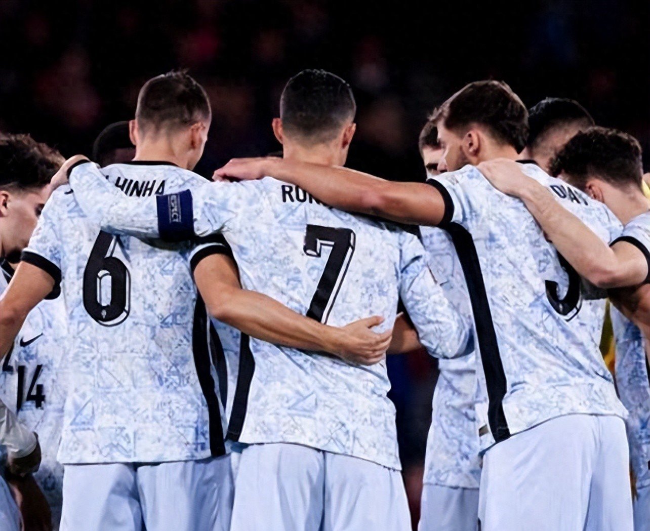 爱游戏官网-包含欧国联精彩瞬间,强队排兵布阵战无不胜的词条