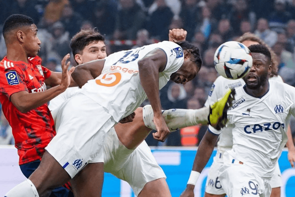 爱游戏平台-包含PSG客场击败里昂继续领跑法甲的词条