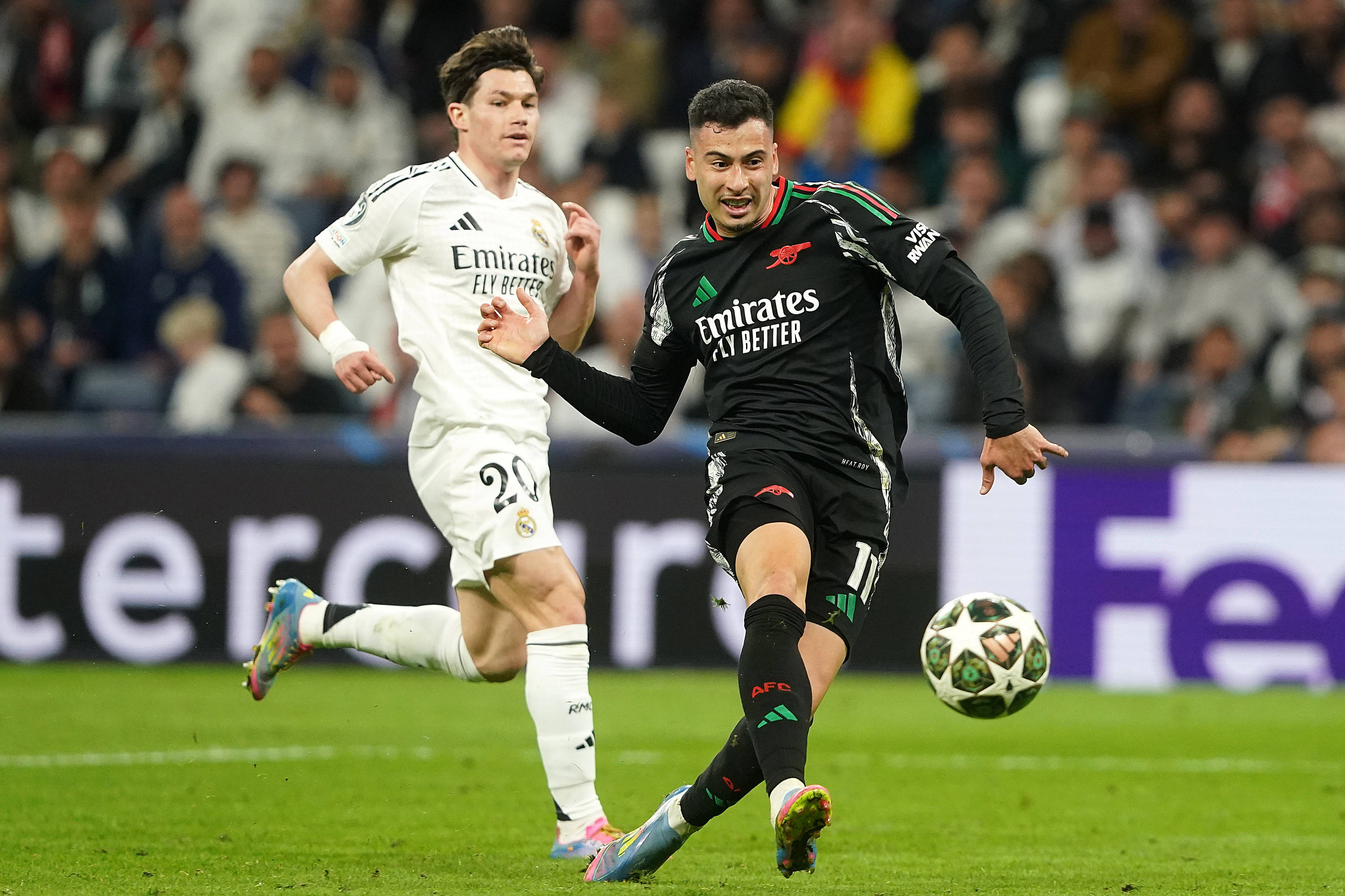 爱游戏培训-阿森纳客场惨败,球队陷入保级泥潭