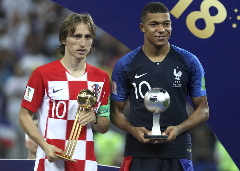 爱游戏娱乐-法兰克福边锋荣膺本周最佳球员奖的简单介绍