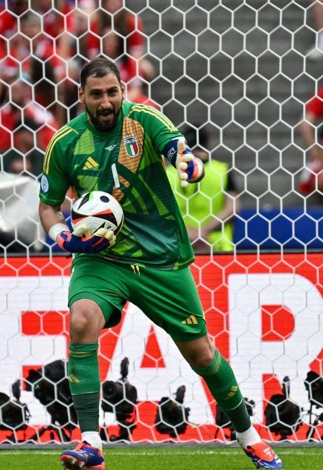 爱游戏网页版-意大利不敌瑞士,遗憾遭受挫折