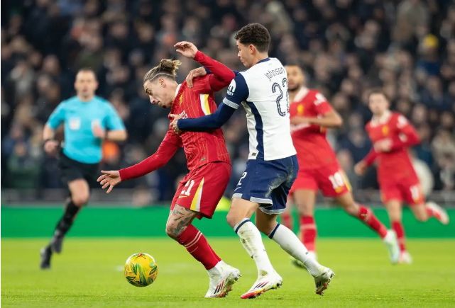 爱游戏中国官网-利物浦客场不敌热刺,遭遇失利