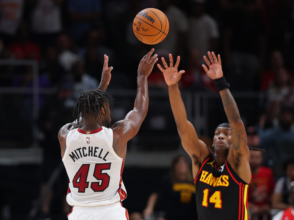 爱游戏娱乐-勇士不敌爵士,米切尔贡献28分