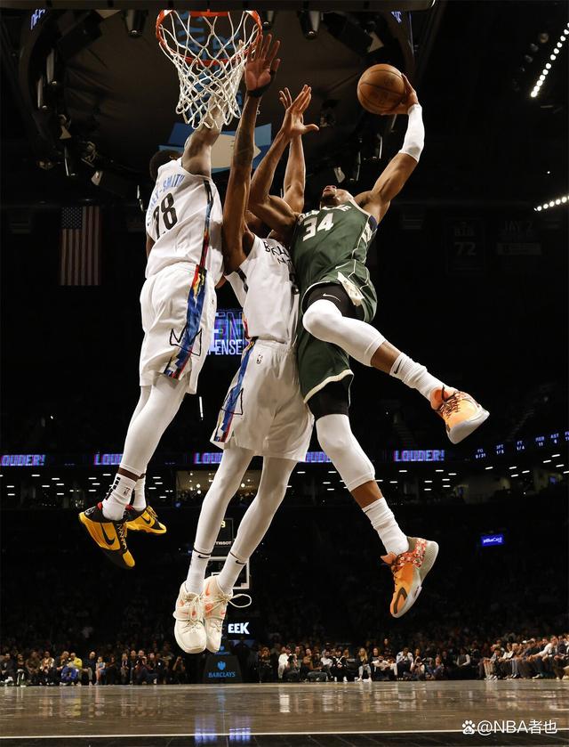 爱游戏课程-雄鹿夺取七连胜!亚当斯砍下全场最高24分