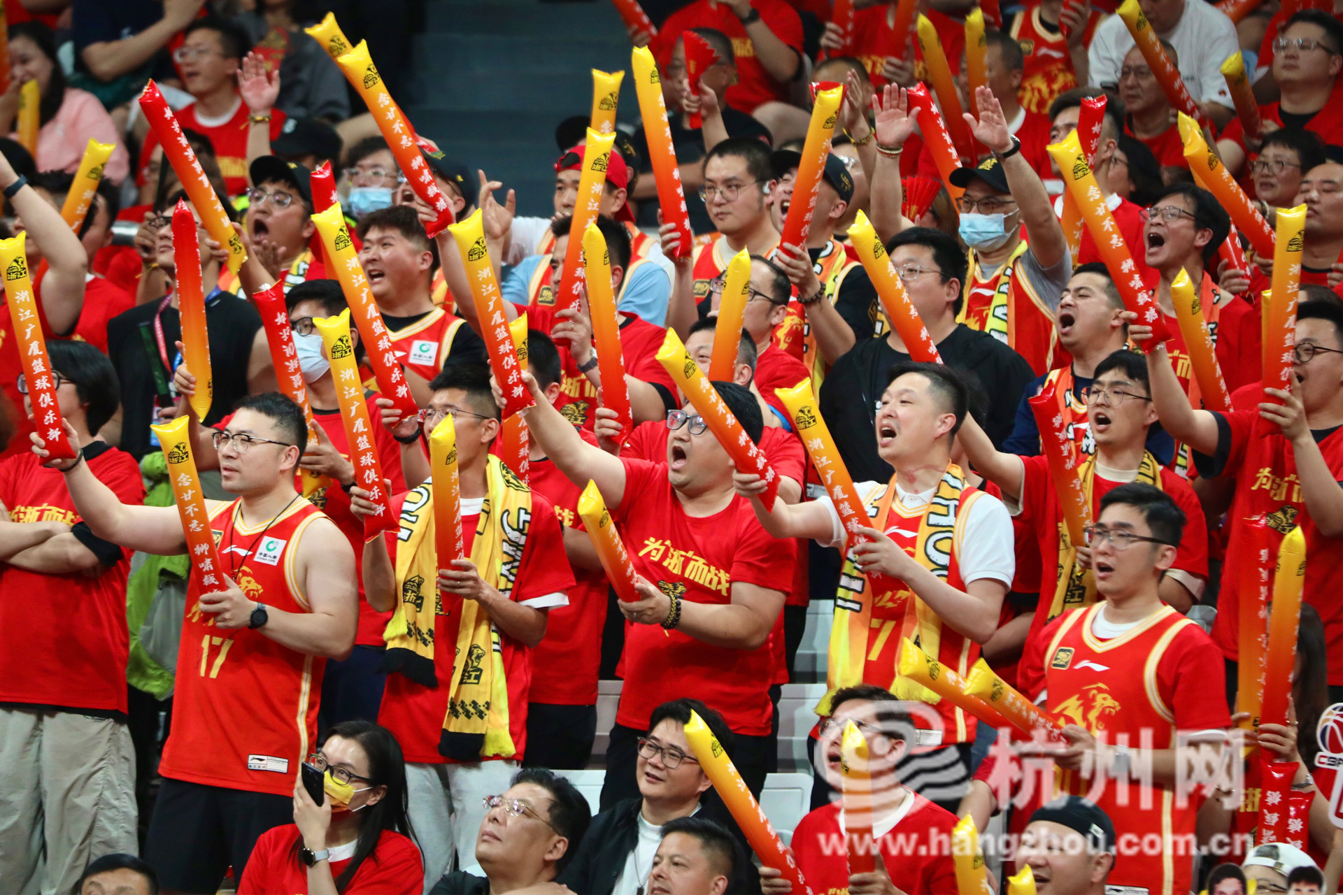 爱游戏登录-冲击总冠军!球队集结备战决赛